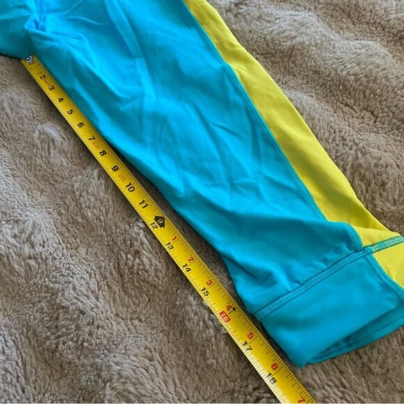 Rare Lululemon Amped Crop Spry Blue / Sizzle / Love Red size 8 - Picture 7 of 8
